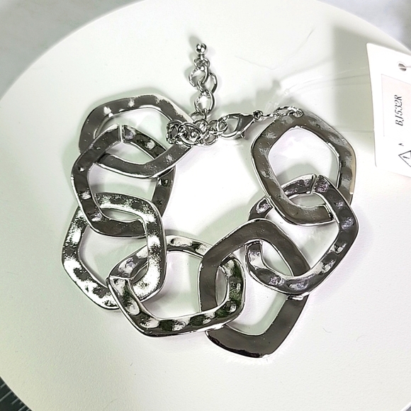 Silver Rhodium Plated Hammered Style Link Bracelet New - Picture 1 of 6